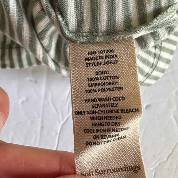 Soft Surroundings Women’s Sage Green & White Embroidery Anisa Tunic-Petite Small - Picture 9 of 11